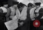 Standbild amerikanischen Marine Offiziere Nordafrika, 1943, aus Sekunde 24 historischem Filmmaterial Videoclip 65675034880