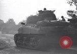 Standbild französischen 2nd Armored Division Javron Frankreich, 1944, aus Sekunde 13 historischem Filmmaterial Videoclip 65675034881