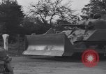 Standbild französischen 2nd Armored Division Javron Frankreich, 1944, aus Sekunde 17 historischem Filmmaterial Videoclip 65675034881