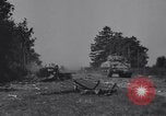 Standbild französischen 2nd Armored Division Javron Frankreich, 1944, aus Sekunde 32 historischem Filmmaterial Videoclip 65675034881