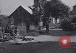 Standbild American 3rd Armored Division Eingabe Städte in Zweiten Weltkrieg Ciral France, 1944, aus Sekunde 4 historischem Filmmaterial Videoclip 65675034882