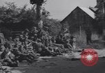Standbild American 3rd Armored Division Eingabe Städte in Zweiten Weltkrieg Ciral France, 1944, aus Sekunde 5 historischem Filmmaterial Videoclip 65675034882