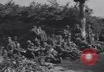 Standbild American 3rd Armored Division Eingabe Städte in Zweiten Weltkrieg Ciral France, 1944, aus Sekunde 6 historischem Filmmaterial Videoclip 65675034882