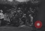 Standbild American 3rd Armored Division Eingabe Städte in Zweiten Weltkrieg Ciral France, 1944, aus Sekunde 10 historischem Filmmaterial Videoclip 65675034882