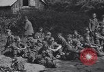 Standbild American 3rd Armored Division Eingabe Städte in Zweiten Weltkrieg Ciral France, 1944, aus Sekunde 17 historischem Filmmaterial Videoclip 65675034882