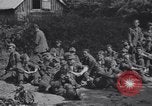 Standbild American 3rd Armored Division Eingabe Städte in Zweiten Weltkrieg Ciral France, 1944, aus Sekunde 18 historischem Filmmaterial Videoclip 65675034882