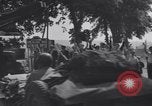Standbild American 3rd Armored Division Eingabe Städte in Zweiten Weltkrieg Ciral France, 1944, aus Sekunde 23 historischem Filmmaterial Videoclip 65675034882