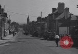Standbild American 3rd Armored Division Eingabe Städte in Zweiten Weltkrieg Ciral France, 1944, aus Sekunde 25 historischem Filmmaterial Videoclip 65675034882