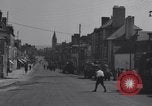 Standbild American 3rd Armored Division Eingabe Städte in Zweiten Weltkrieg Ciral France, 1944, aus Sekunde 26 historischem Filmmaterial Videoclip 65675034882