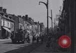 Standbild American 3rd Armored Division Eingabe Städte in Zweiten Weltkrieg Ciral France, 1944, aus Sekunde 31 historischem Filmmaterial Videoclip 65675034882