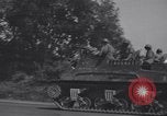 Standbild American 3rd Armored Division Eingabe Städte in Zweiten Weltkrieg Ciral France, 1944, aus Sekunde 43 historischem Filmmaterial Videoclip 65675034882