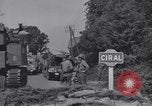 Standbild American 3rd Armored Division Eingabe Städte in Zweiten Weltkrieg Ciral France, 1944, aus Sekunde 49 historischem Filmmaterial Videoclip 65675034882