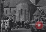 Standbild American 3rd Armored Division Eingabe Städte in Zweiten Weltkrieg Ciral France, 1944, aus Sekunde 62 historischem Filmmaterial Videoclip 65675034882