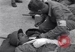 Immagine di American unità mediche Troyes Francia, 1944, secondo 29 filmato di repertorio 65675034890