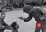 Immagine di American unità mediche Troyes Francia, 1944, secondo 44 filmato di repertorio 65675034890