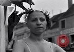 Immagine di Le donne francesi Nemours France, 1944, secondo 41 filmato di repertorio 65675034893