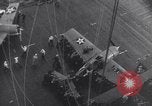 Standbild US Naval Task Force raids Japanisch gehaltenen Gilbert und Marshall Inseln Pacific Theater, 1942, aus Sekunde 7 historischem Filmmaterial Videoclip 65675034908