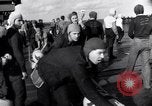 Standbild US Naval Task Force raids Japanisch gehaltenen Gilbert und Marshall Inseln Pacific Theater, 1942, aus Sekunde 11 historischem Filmmaterial Videoclip 65675034908