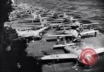 Standbild US Naval Task Force raids Japanisch gehaltenen Gilbert und Marshall Inseln Pacific Theater, 1942, aus Sekunde 17 historischem Filmmaterial Videoclip 65675034908