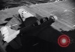 Standbild US Naval Task Force raids Japanisch gehaltenen Gilbert und Marshall Inseln Pacific Theater, 1942, aus Sekunde 22 historischem Filmmaterial Videoclip 65675034908