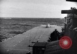 Standbild US Naval Task Force raids Japanisch gehaltenen Gilbert und Marshall Inseln Pacific Theater, 1942, aus Sekunde 27 historischem Filmmaterial Videoclip 65675034908