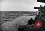 Standbild US Naval Task Force raids Japanisch gehaltenen Gilbert und Marshall Inseln Pacific Theater, 1942, aus Sekunde 28 historischem Filmmaterial Videoclip 65675034908