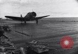 Standbild US Naval Task Force raids Japanisch gehaltenen Gilbert und Marshall Inseln Pacific Theater, 1942, aus Sekunde 31 historischem Filmmaterial Videoclip 65675034908