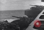 Standbild US Naval Task Force raids Japanisch gehaltenen Gilbert und Marshall Inseln Pacific Theater, 1942, aus Sekunde 54 historischem Filmmaterial Videoclip 65675034908