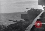 Standbild US Naval Task Force raids Japanisch gehaltenen Gilbert und Marshall Inseln Pacific Theater, 1942, aus Sekunde 56 historischem Filmmaterial Videoclip 65675034908