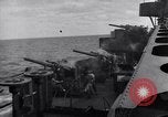Standbild US Naval Task Force raids Japanisch gehaltenen Gilbert und Marshall Inseln Pacific Theater, 1942, aus Sekunde 62 historischem Filmmaterial Videoclip 65675034908