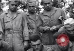 Standbild amerikanischen Fallschirmjäger Nadzab New Guinea, 1943, aus Sekunde 16 historischem Filmmaterial Videoclip 65675034911