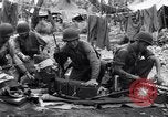 Standbild amerikanischen Fallschirmjäger Nadzab New Guinea, 1943, aus Sekunde 31 historischem Filmmaterial Videoclip 65675034911
