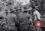 Standbild amerikanischen Fallschirmjäger Nadzab New Guinea, 1943, aus Sekunde 44 historischem Filmmaterial Videoclip 65675034911