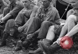 Standbild amerikanischen Fallschirmjäger Nadzab New Guinea, 1943, aus Sekunde 48 historischem Filmmaterial Videoclip 65675034911