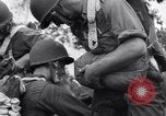 Standbild amerikanischen Fallschirmjäger Nadzab New Guinea, 1943, aus Sekunde 53 historischem Filmmaterial Videoclip 65675034911