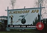 Immagine di Aria forza Base Elmendorf Air Force Base Alaska USA, 1954, secondo 35 filmato di repertorio 65675034922