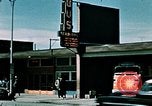 Image des autobus Anchorage Alaska USA, 1954, de la seconde 24 séquences d'archives historiques vidéo 65675034945
