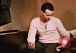 Image homme militaire Fort Richardson Alaska USA, 1954, de la seconde 17 séquences d'archives historiques vidéo 65675034948