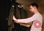 Image homme militaire Fort Richardson Alaska USA, 1954, de la seconde 22 séquences d'archives historiques vidéo 65675034948