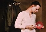 Image homme militaire Fort Richardson Alaska USA, 1954, de la seconde 36 séquences d'archives historiques vidéo 65675034948