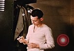 Image homme militaire Fort Richardson Alaska USA, 1954, de la seconde 50 séquences d'archives historiques vidéo 65675034948