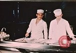Image cuisiniers Fort Richardson Alaska USA, 1954, de la seconde 7 séquences d'archives historiques vidéo 65675034963
