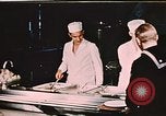Image cuisiniers Fort Richardson Alaska USA, 1954, de la seconde 10 séquences d'archives historiques vidéo 65675034963
