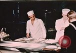 Image cuisiniers Fort Richardson Alaska USA, 1954, de la seconde 13 séquences d'archives historiques vidéo 65675034963