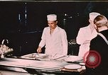 Image cuisiniers Fort Richardson Alaska USA, 1954, de la seconde 14 séquences d'archives historiques vidéo 65675034963