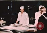 Image cuisiniers Fort Richardson Alaska USA, 1954, de la seconde 15 séquences d'archives historiques vidéo 65675034963
