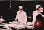 Image cuisiniers Fort Richardson Alaska USA, 1954, de la seconde 16 séquences d'archives historiques vidéo 65675034963