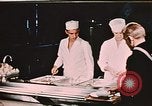 Image cuisiniers Fort Richardson Alaska USA, 1954, de la seconde 18 séquences d'archives historiques vidéo 65675034963