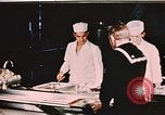 Image cuisiniers Fort Richardson Alaska USA, 1954, de la seconde 23 séquences d'archives historiques vidéo 65675034963