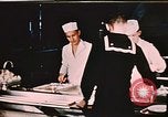 Image cuisiniers Fort Richardson Alaska USA, 1954, de la seconde 37 séquences d'archives historiques vidéo 65675034963